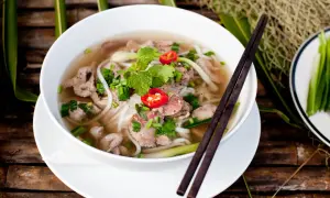 Asiatische Suppen: Einfache Rezepte & Tipps für Ramen, Pho & Co.